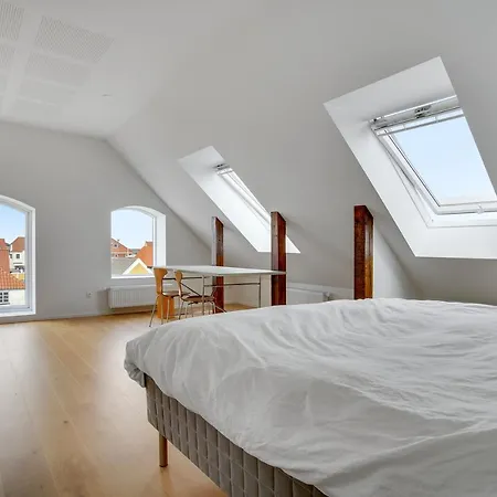 Pakhuset * Lokken
