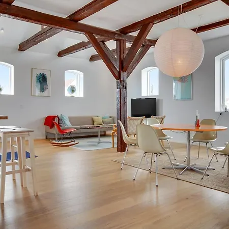 Pakhuset Apartment Lokken